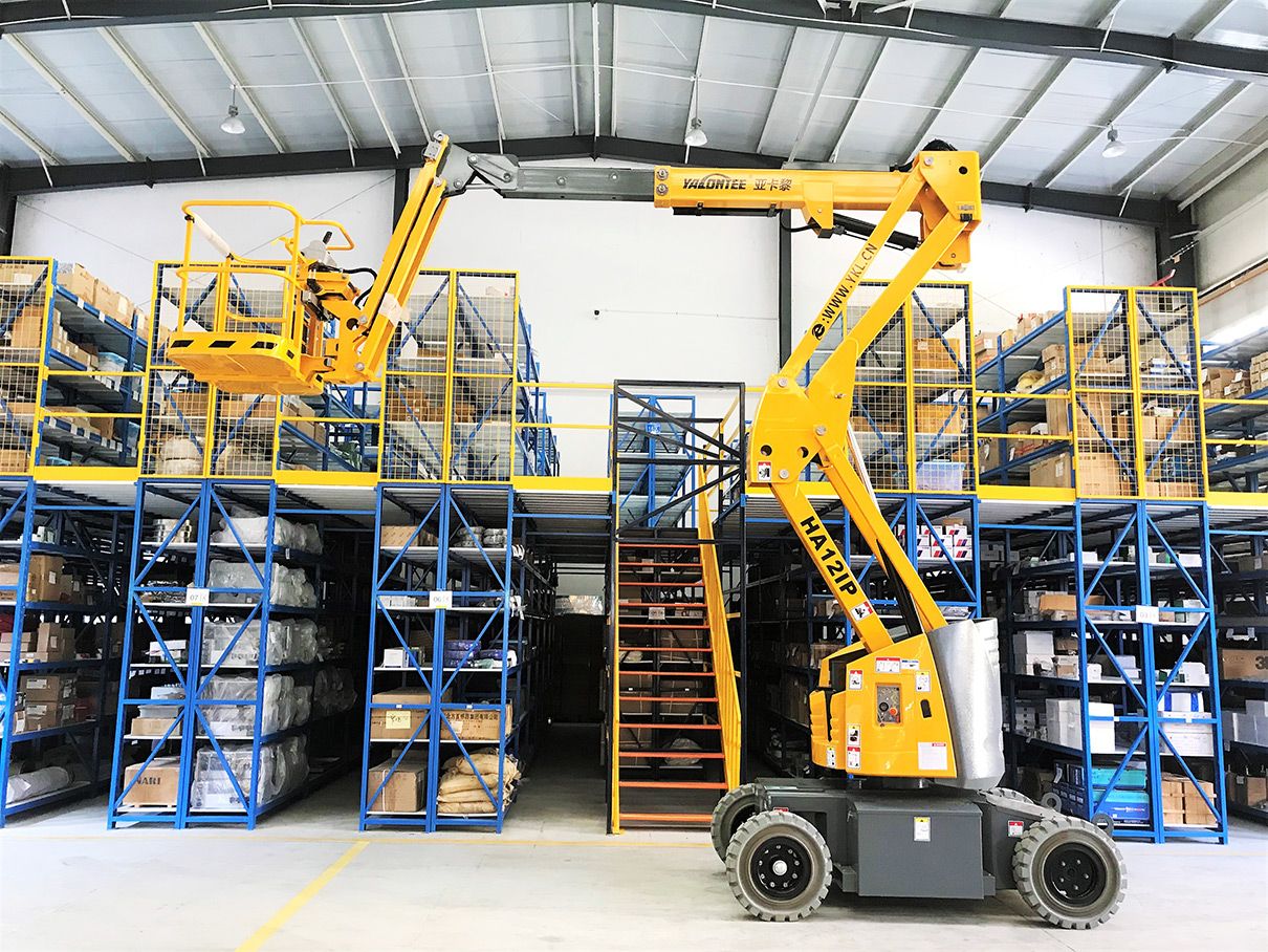 15米曲臂式升降車(chē) 15米曲臂式升降車(chē)