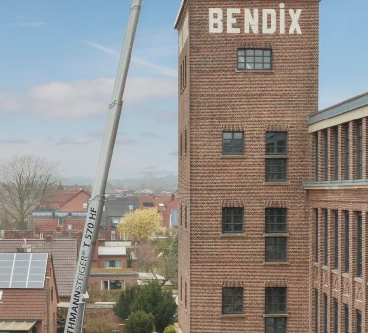 蘇格蘭老牌清潔公司Palmer & Co引進57米車載式高空作業(yè)車—T570